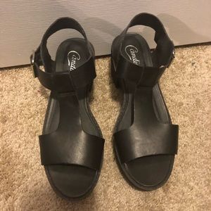 Black platform sandal